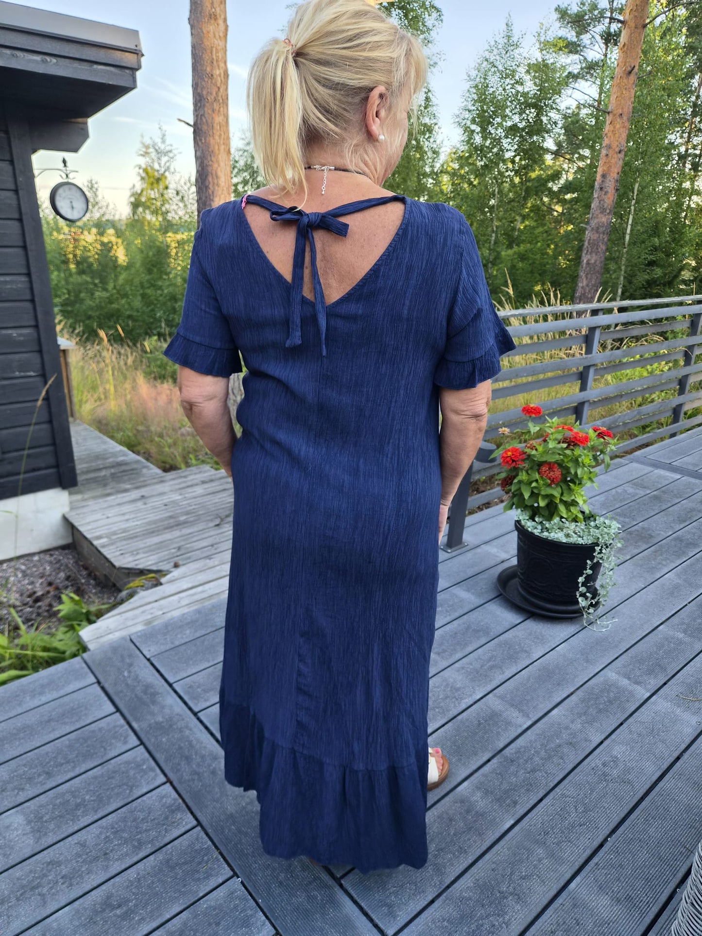 Pitkä mekko rusetilla (5 väriä)