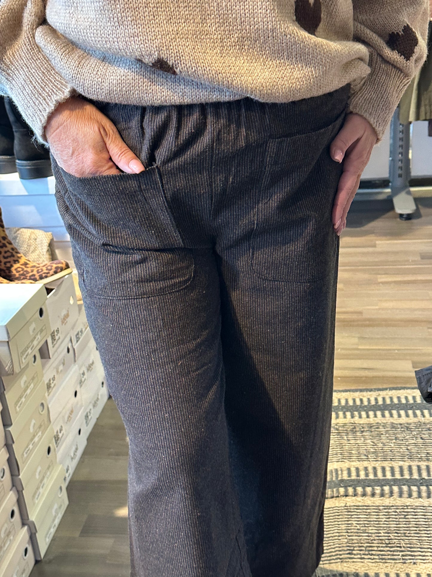 Raidallinen puuvillahousu