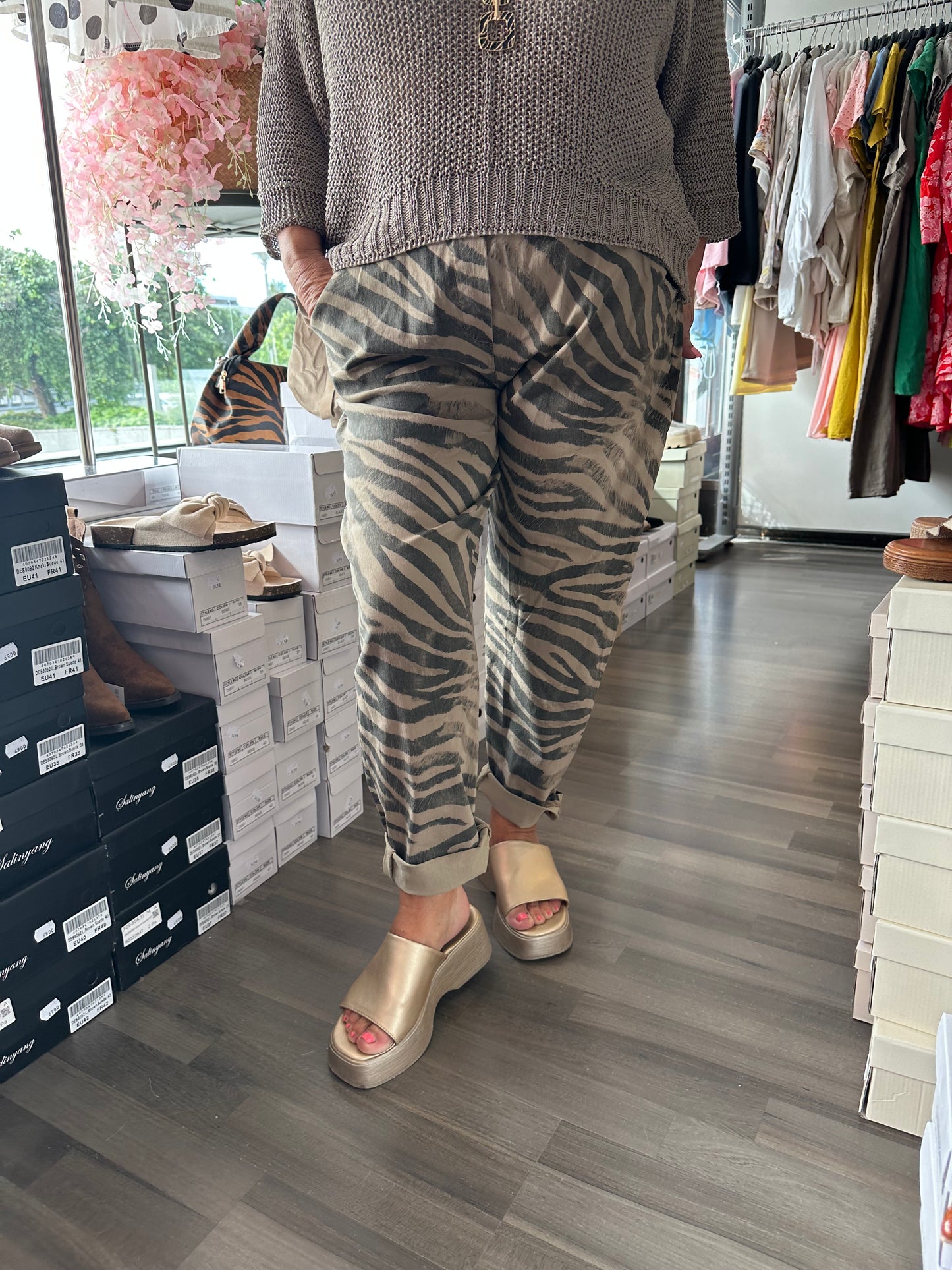 Plussize kuviollinen housu (3 sävyä)
