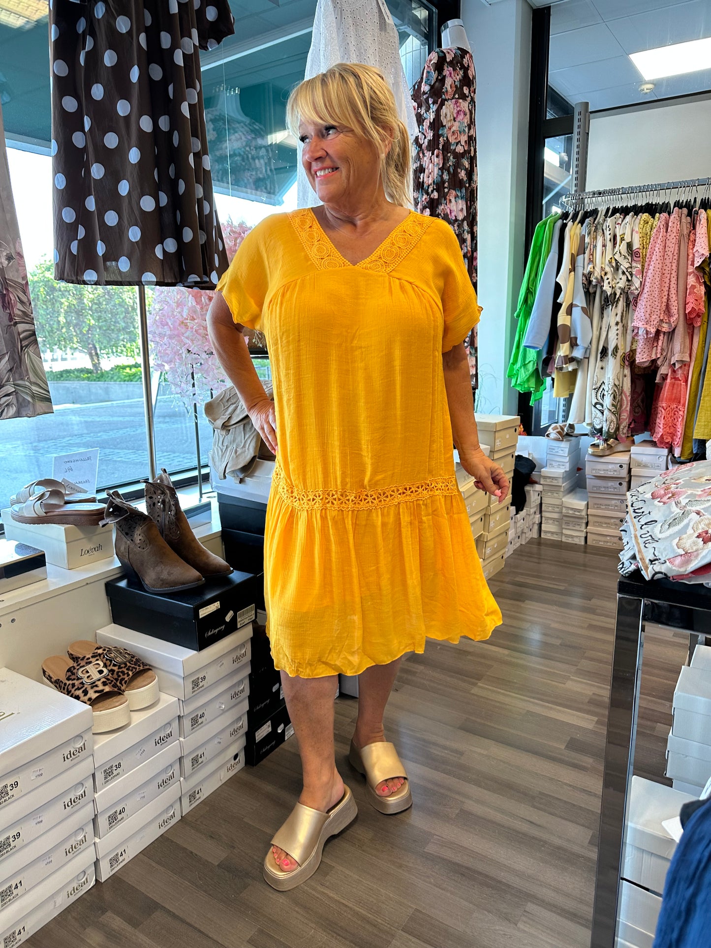 Plussize polvipituinen mekko (7 väriä)