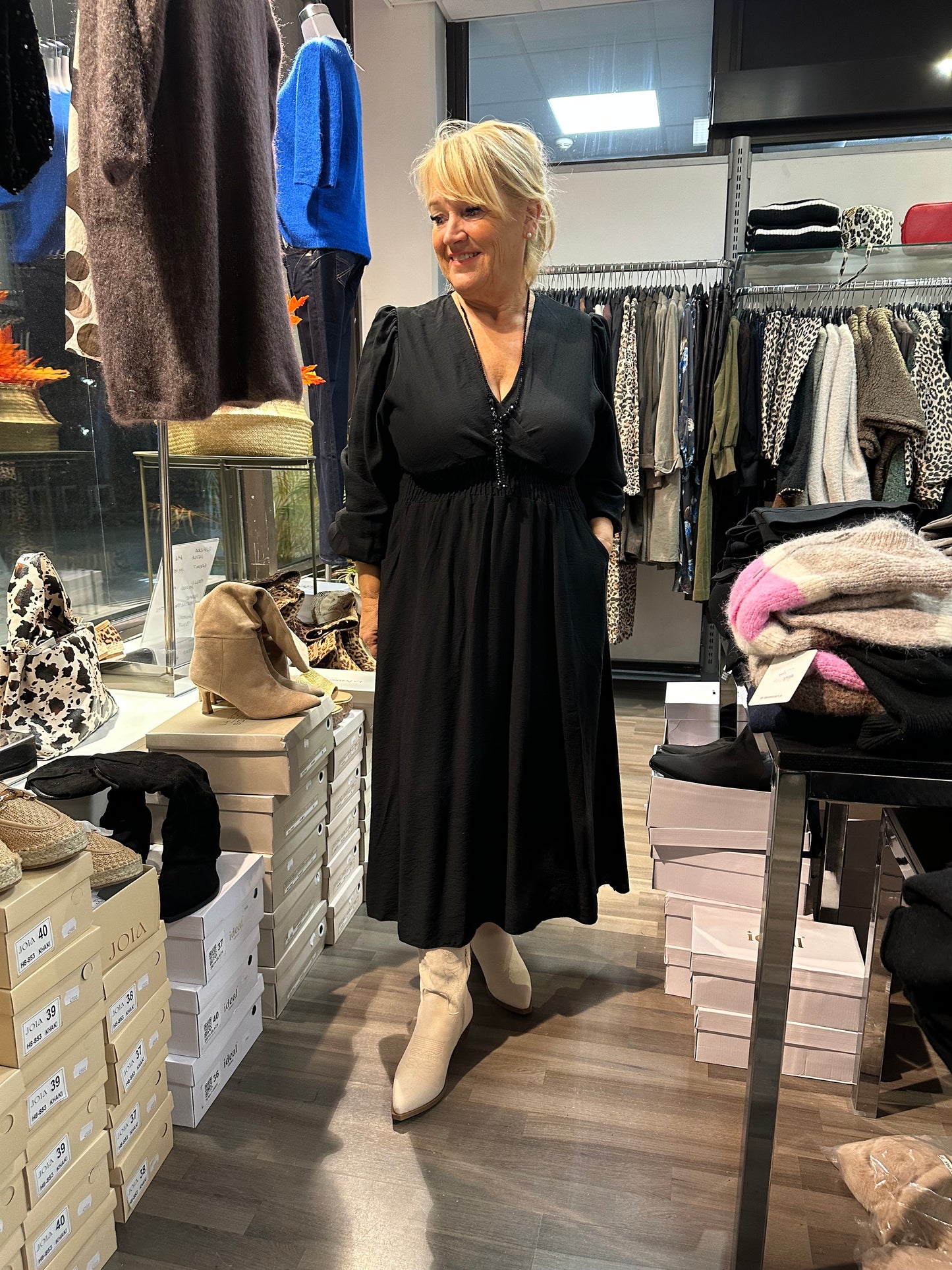 Pitkä viskoosimekko Maris