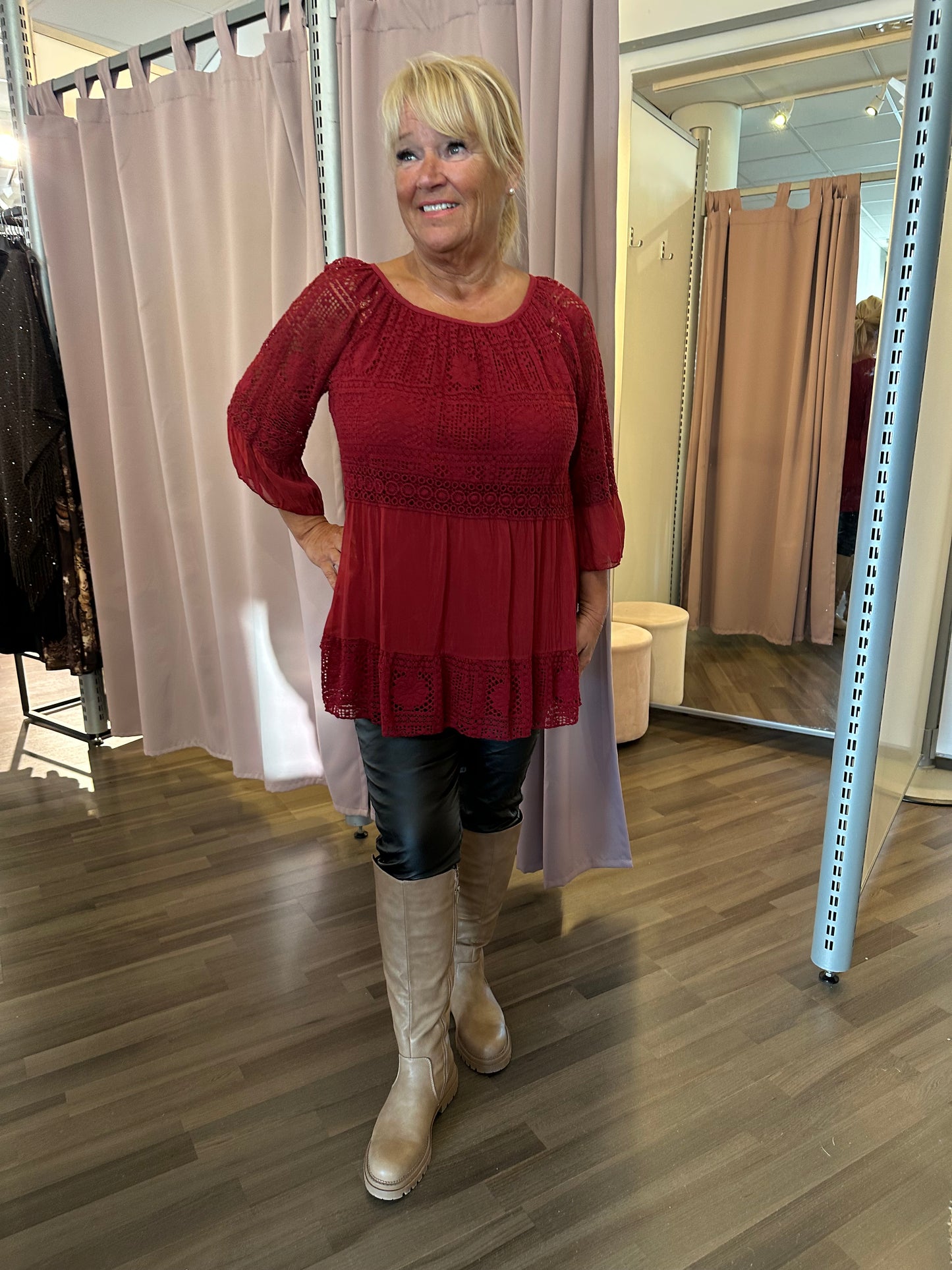 Pitsinen silkkipusero punainen