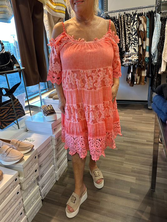 Pitsimekko Cold Shoulder lohenpunainen