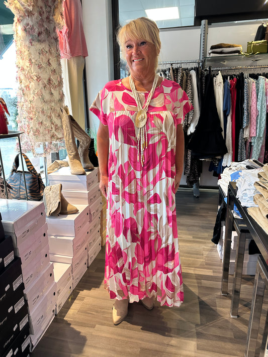 Plussize kuviollinen pliseerattu mekko (5 väriä)