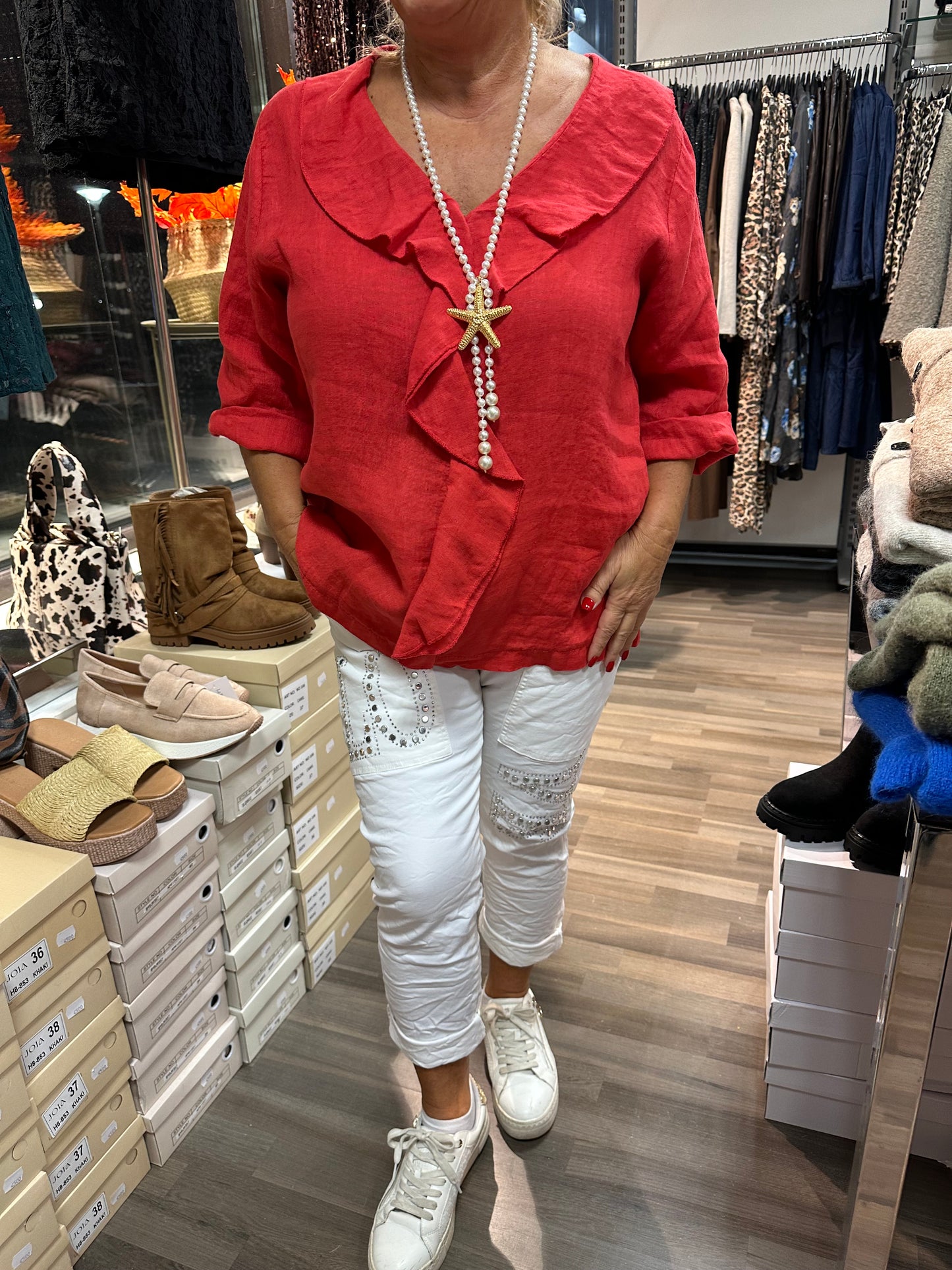 Pellavapusero röyhelöllä Scarlet