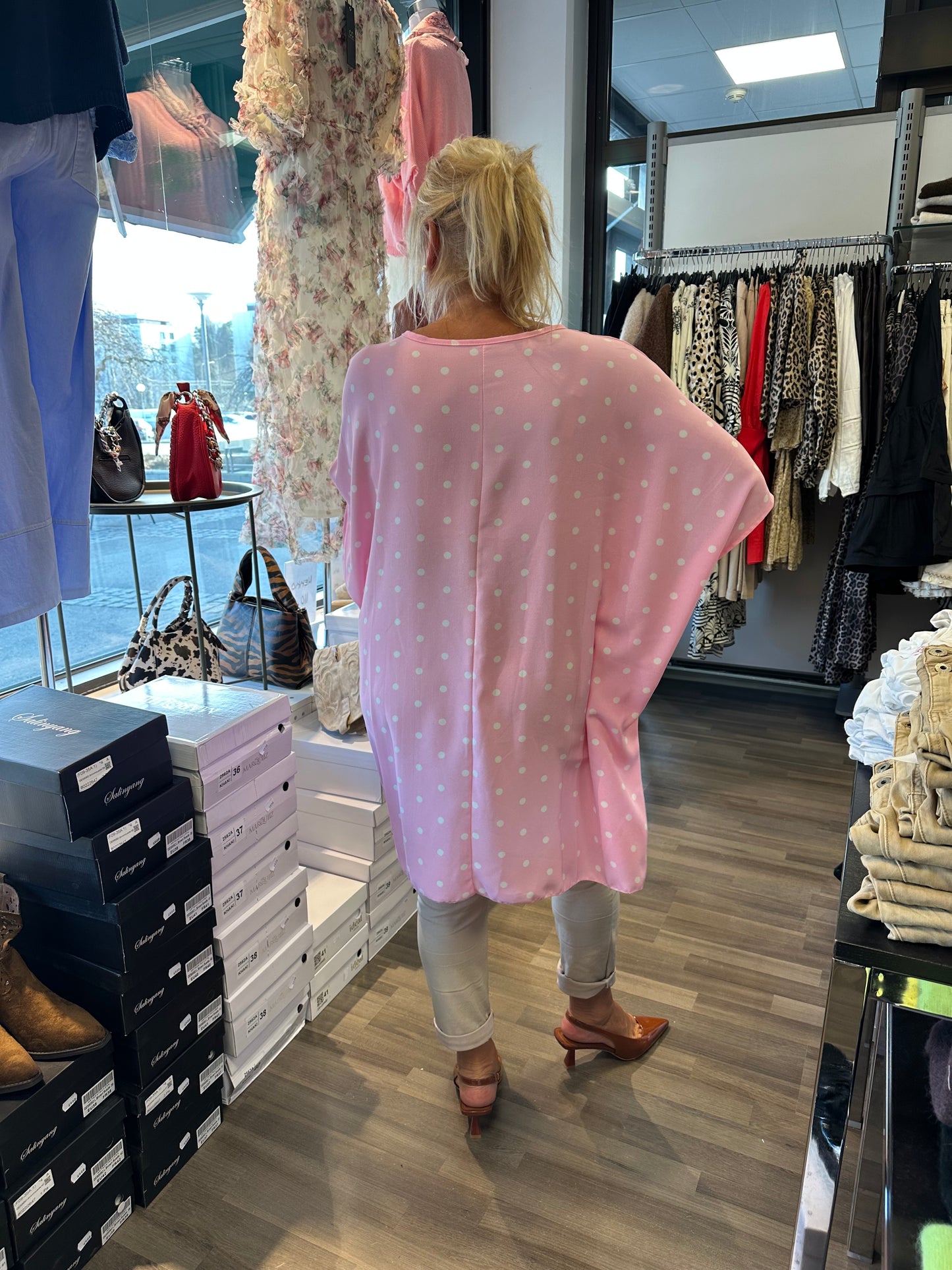 Plussize pilkullinen tunika (5 väriä)