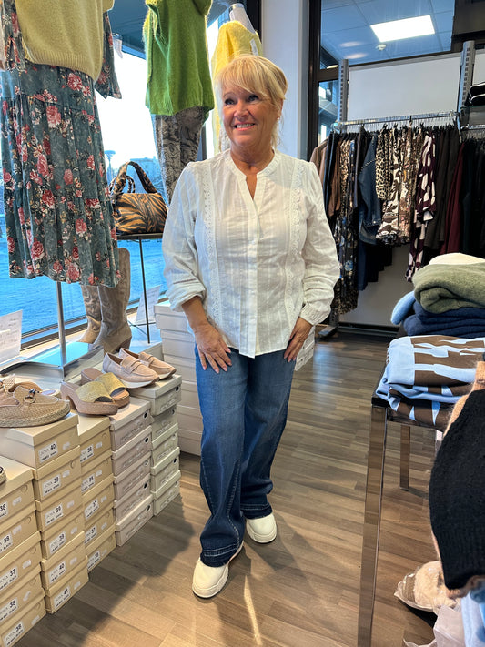 Naisellinen puuvillapaitis