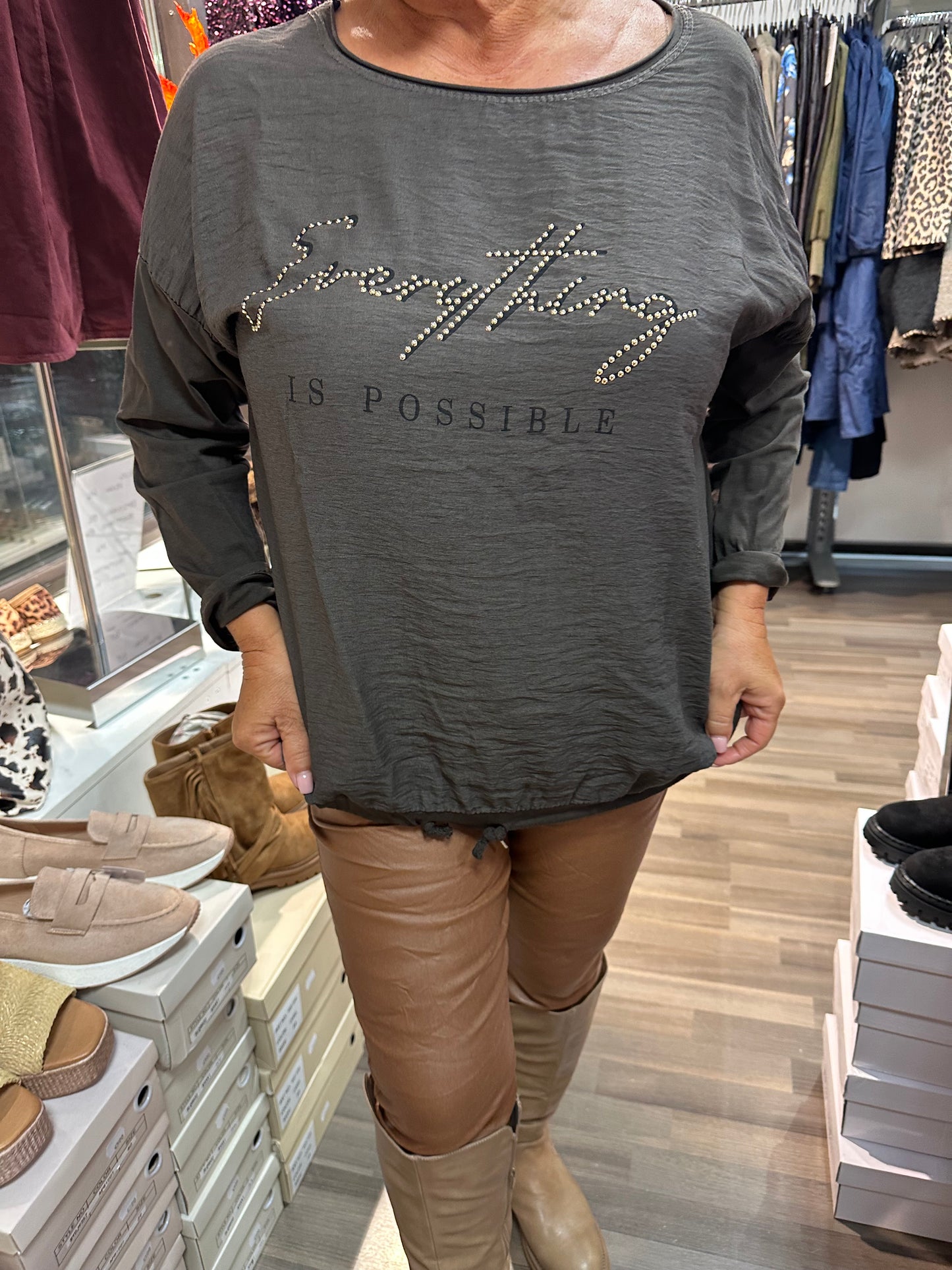 T-paita Everything Bling ruskea