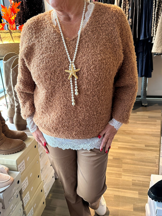 Bouclee neule kameli