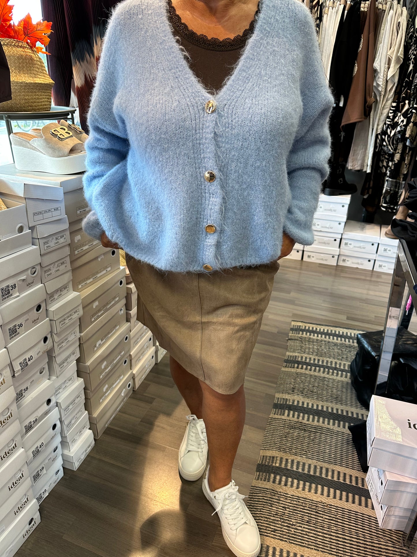 Oversize neuletakki napeilla sininen