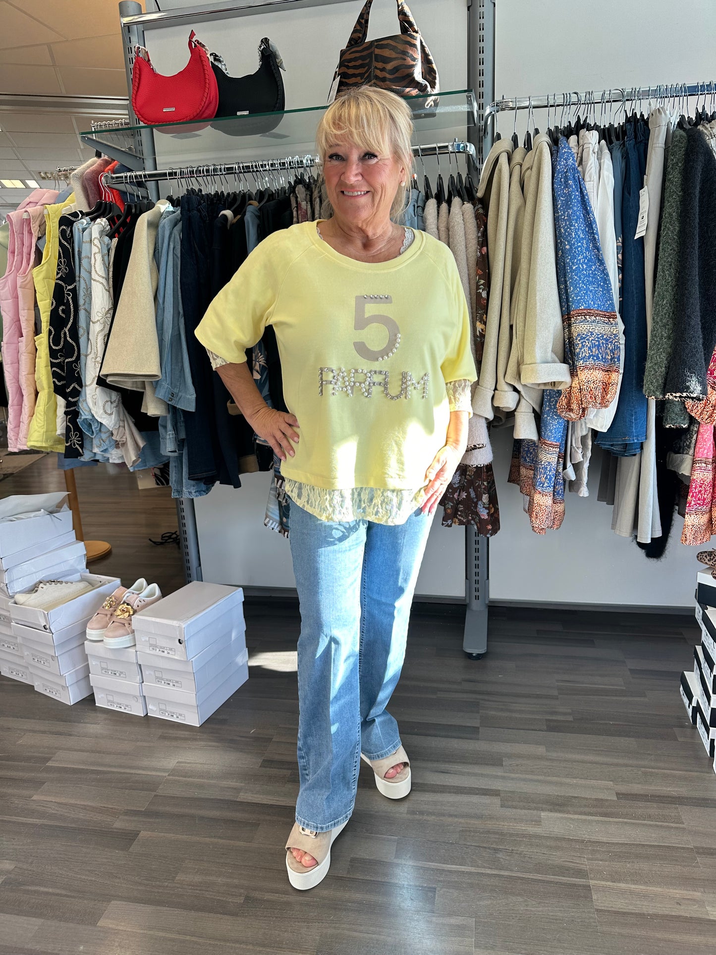 Suoralahkeinen farkku Laura