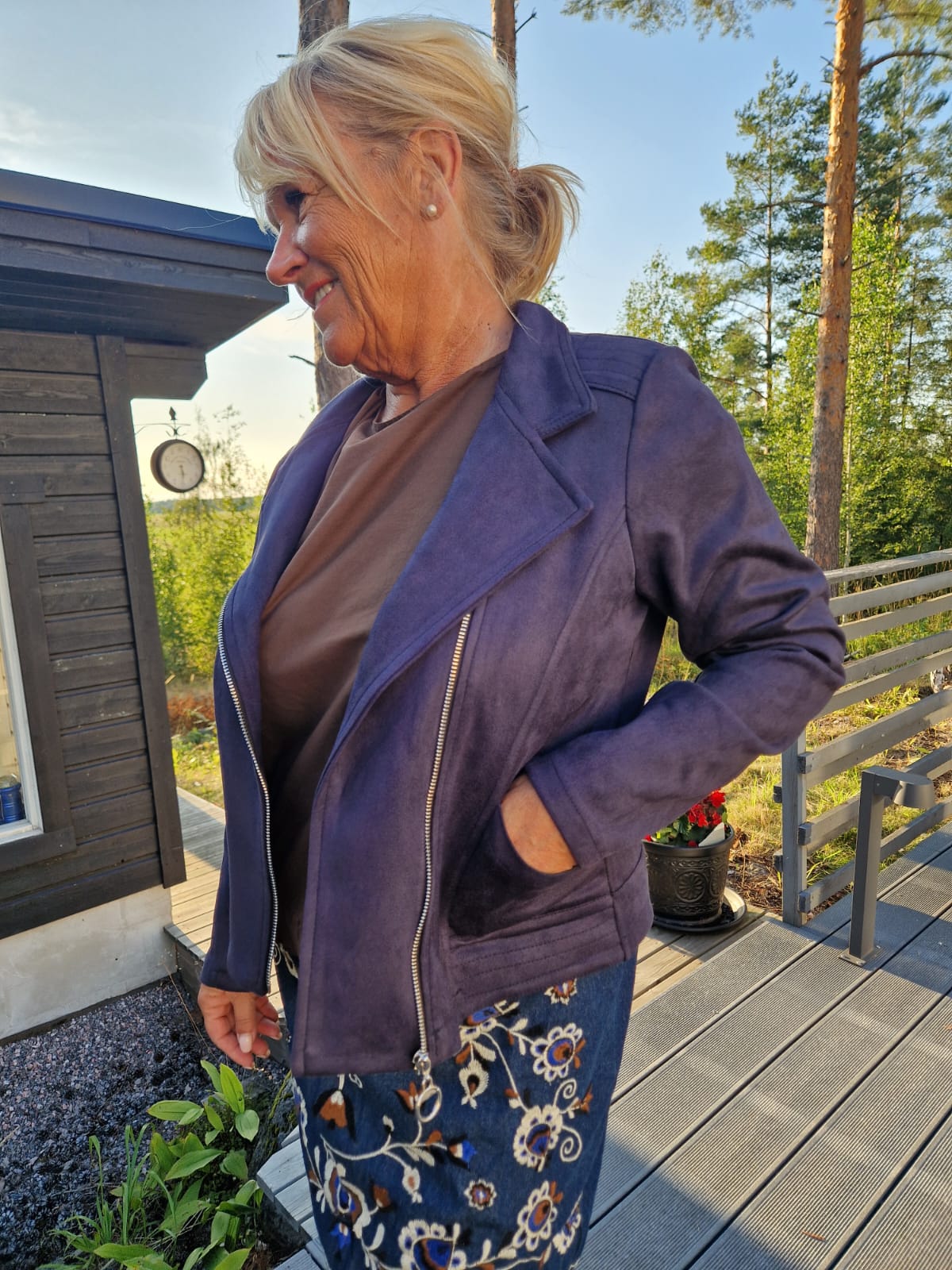 Keinomokkainen biker jakku navy