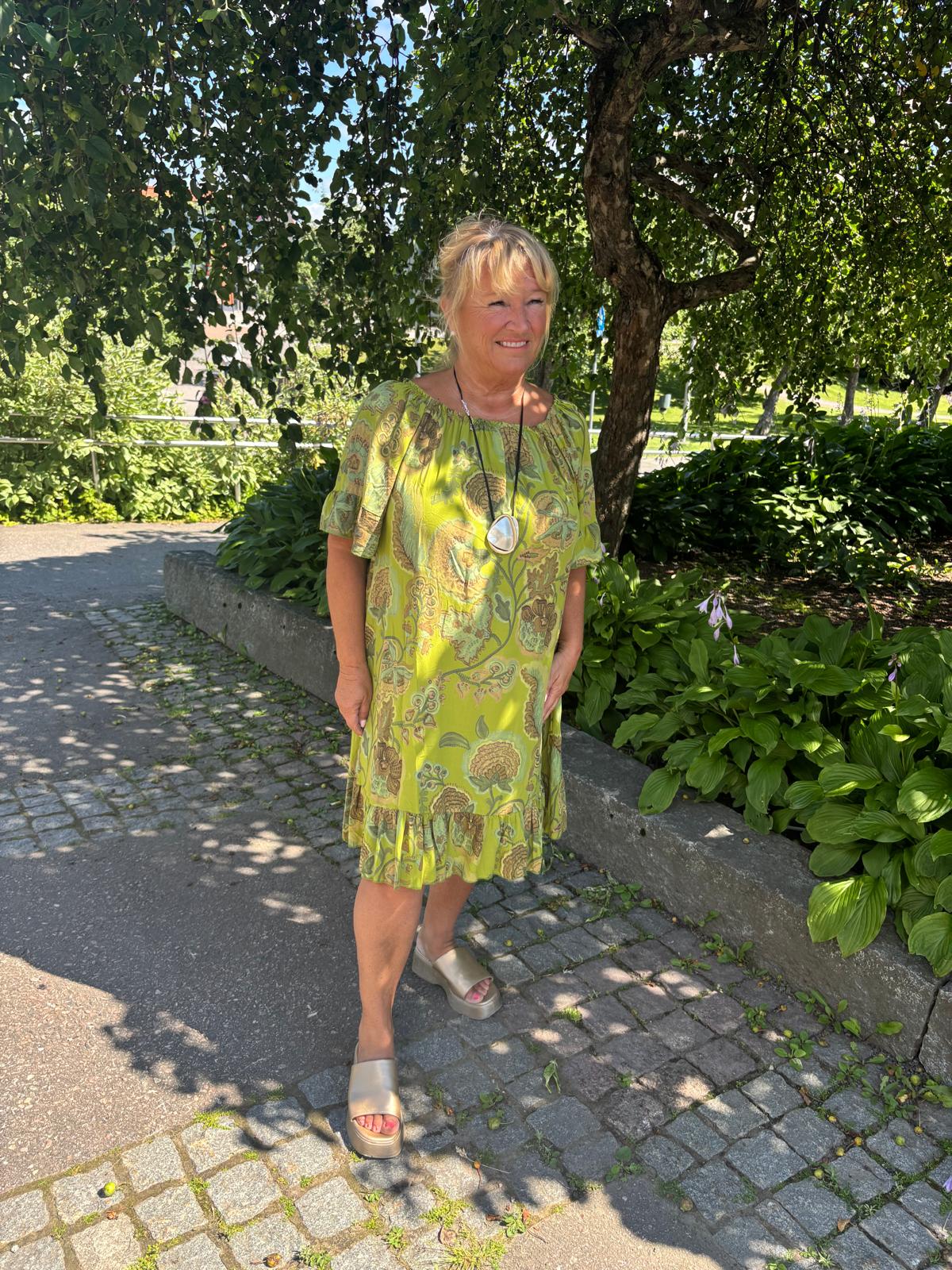 Kuviollinen viskoosimekko (4 väriä)