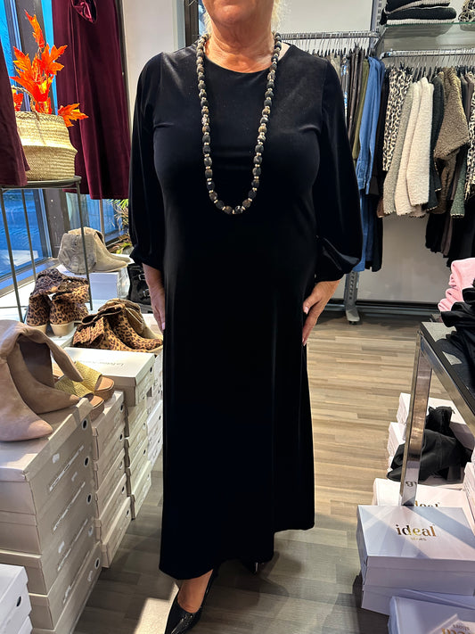 Pitkä samettiveluurimekko musta