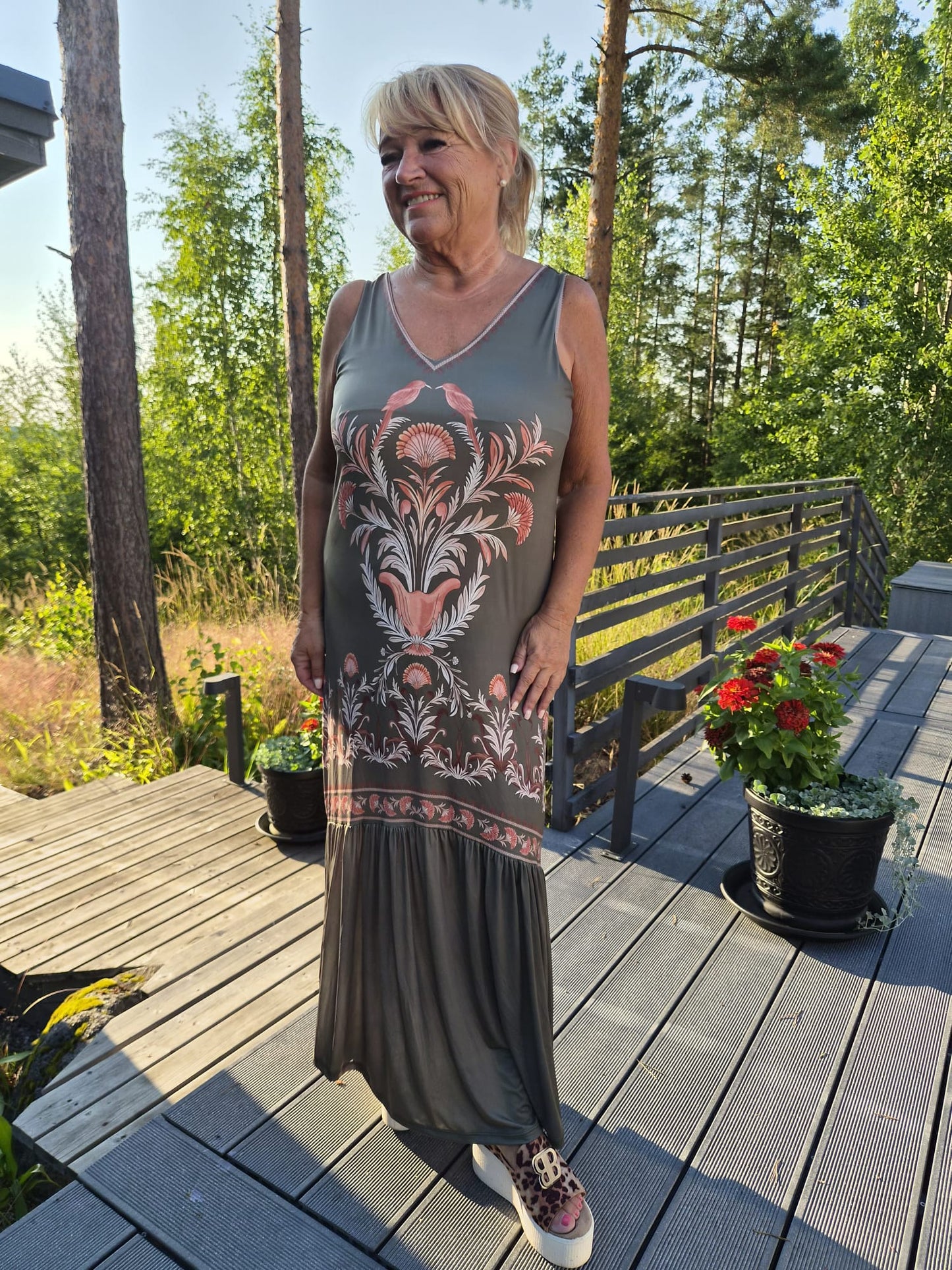 Kuviollinen pitkä mekko (9 väriä)