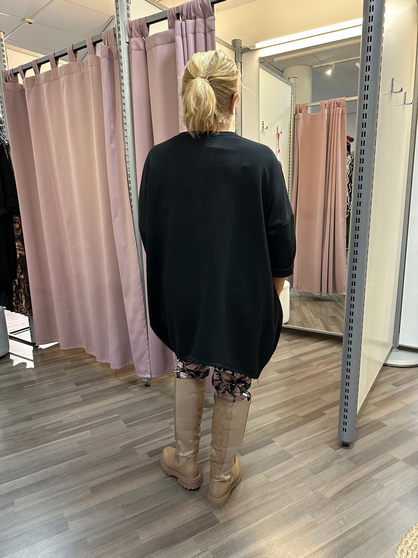 Plussize college tunika Star musta