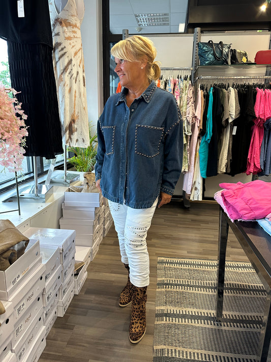 Farkkutakki niiteillä