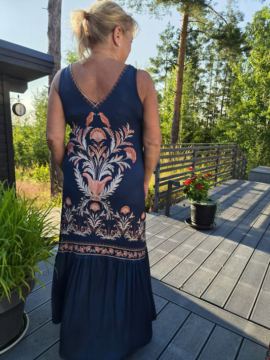 Kuviollinen pitkä mekko tummansininen