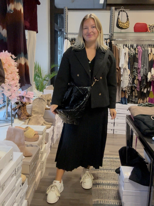 Lyhyt kangastakki musta