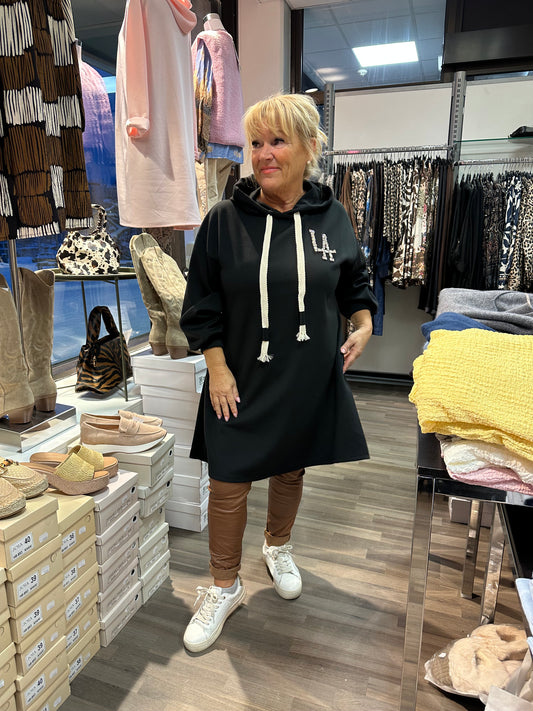 Collegetunika/mekko LA musta