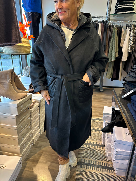 Villakangastakki irtonaisella liivillä