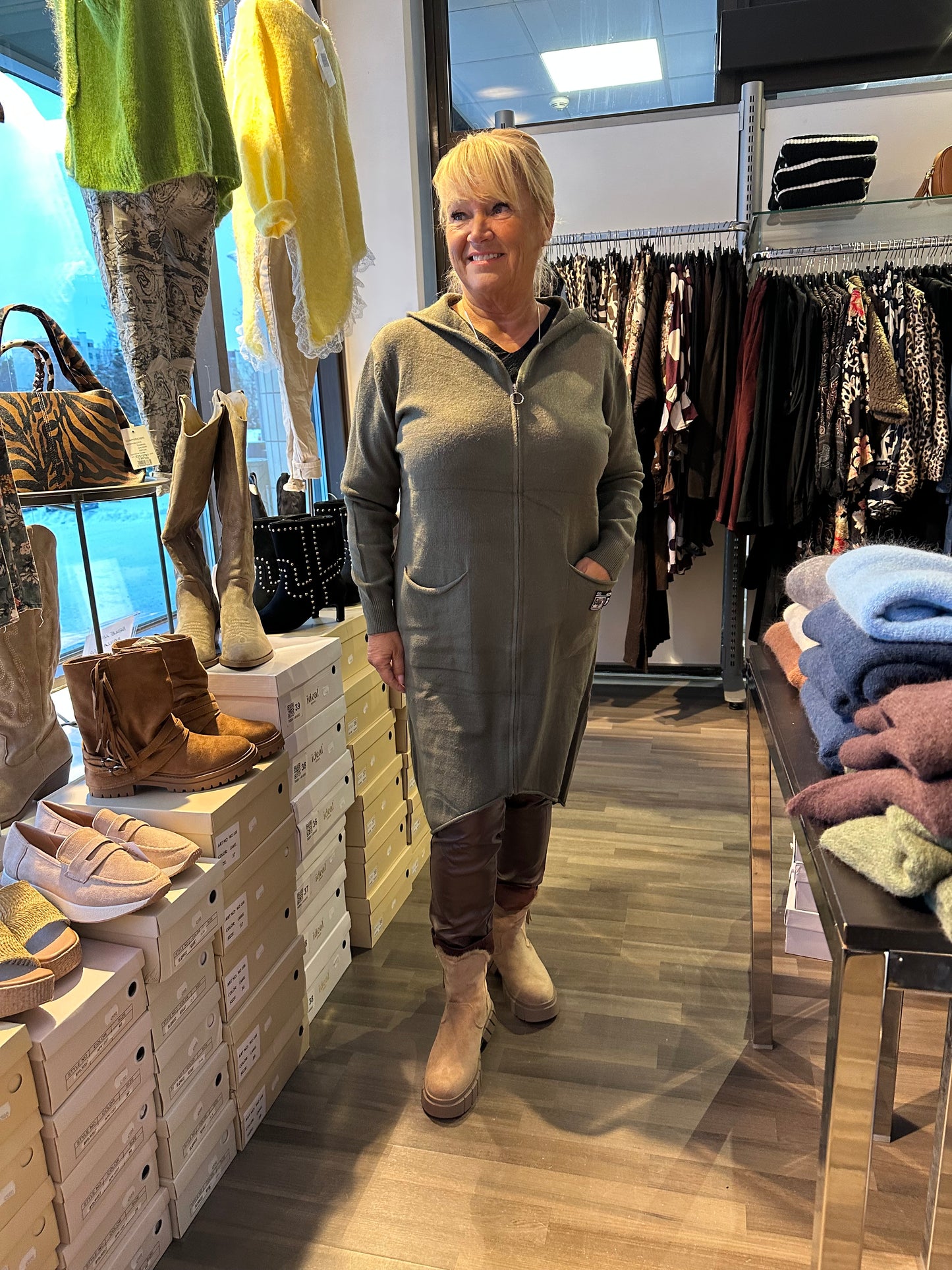 Vetoketjullinen neuletakki khaki