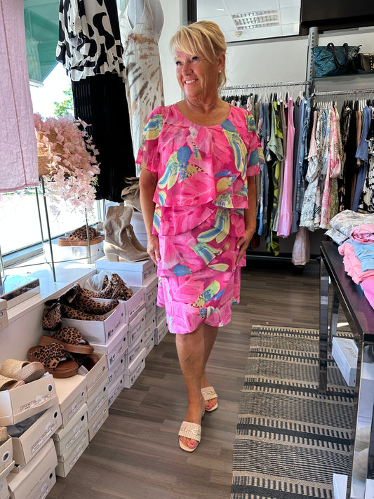 Lyhyt sifonkimekko pinkki