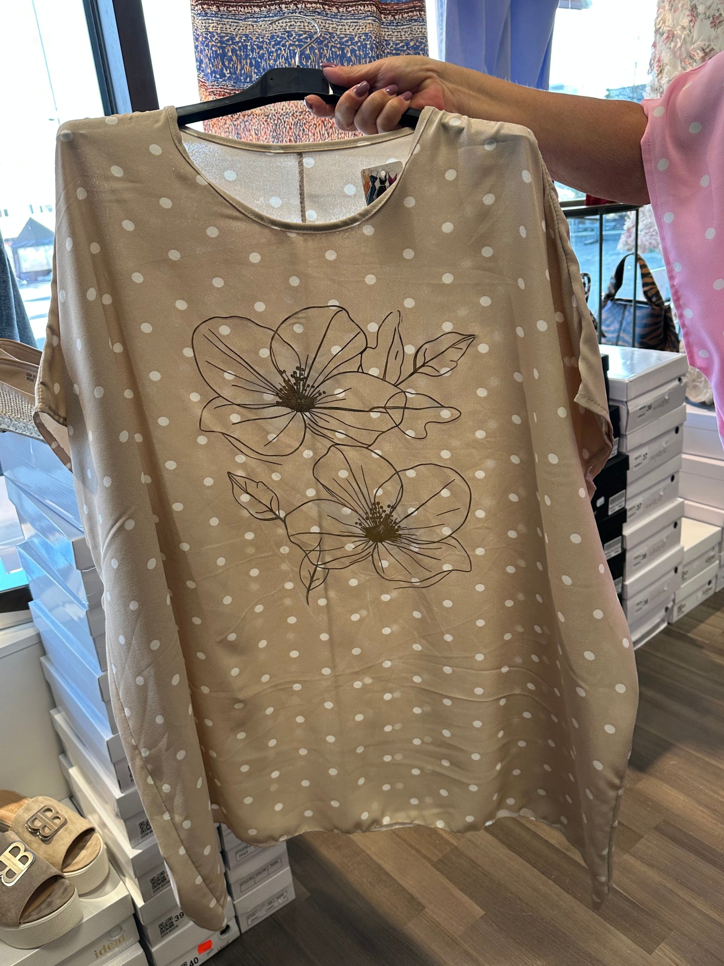 Plussize pilkullinen tunika (5 väriä)