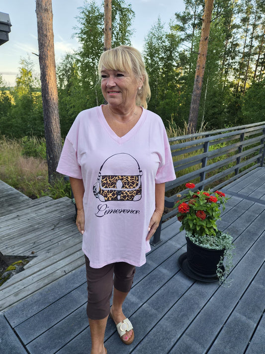Plussize t-paita  (4 väriä)
