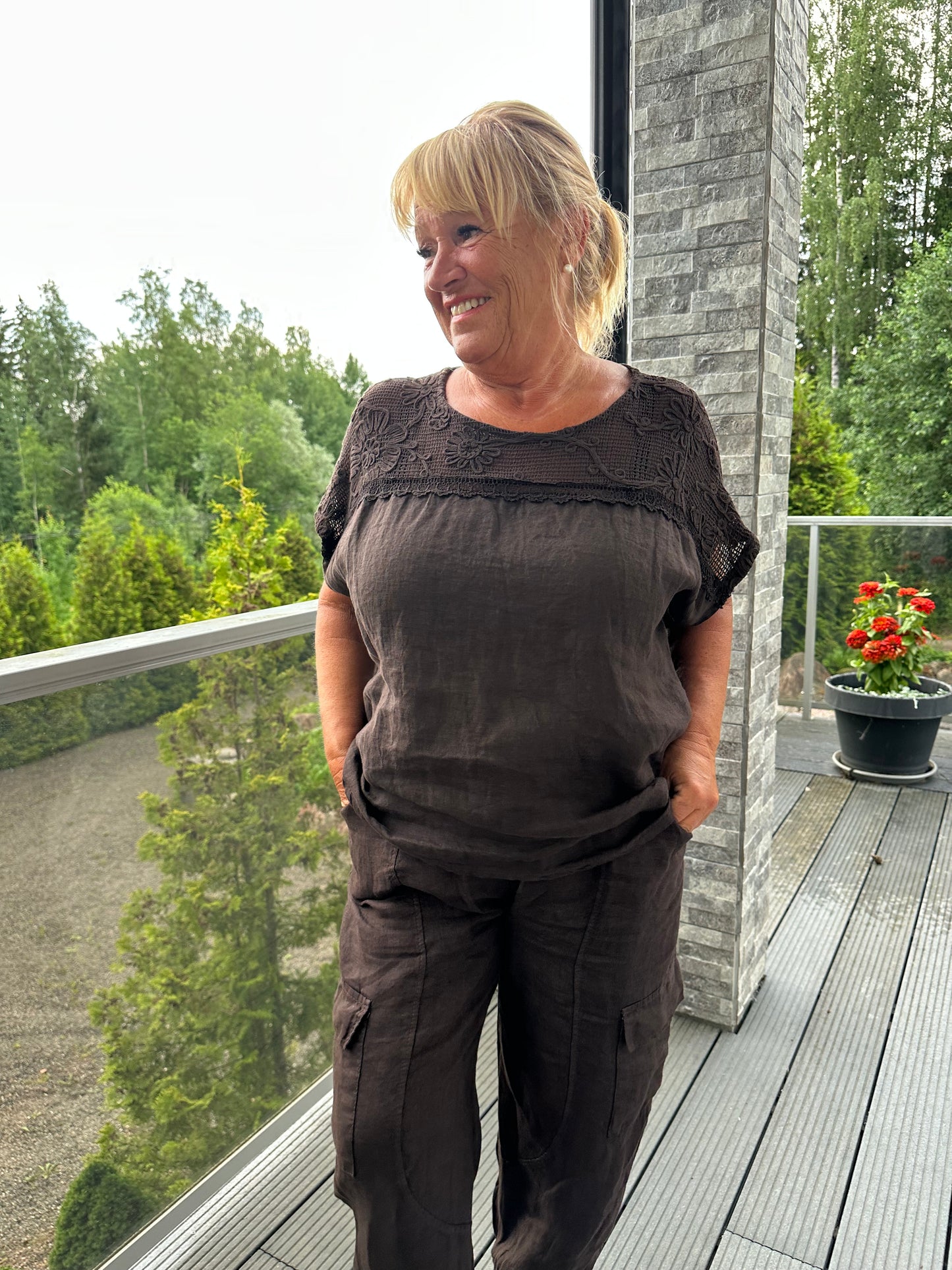 Pellavapusero pitsisellä yläosalla (7 väriä)