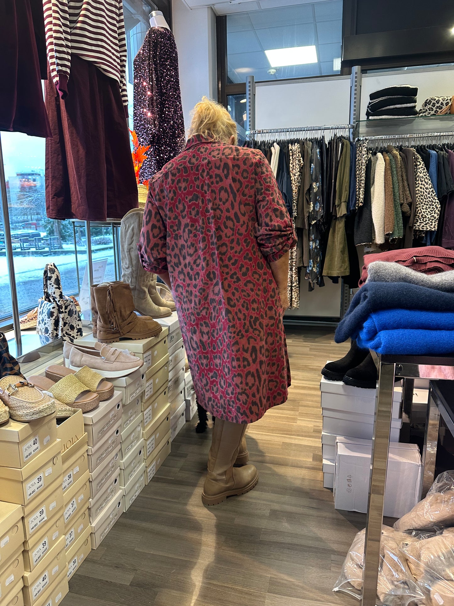 Samettipaitis leo punainen