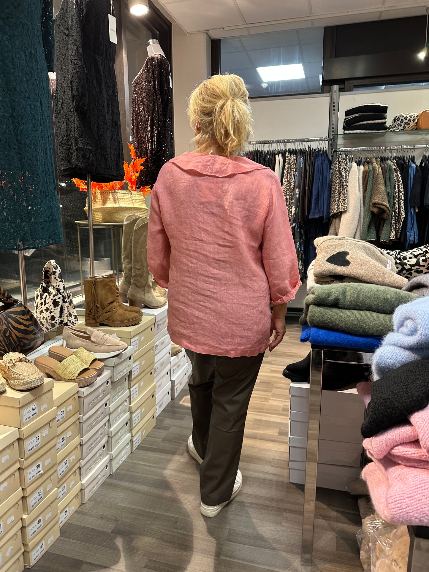 Pellavapusero röyhelöllä Cayenne