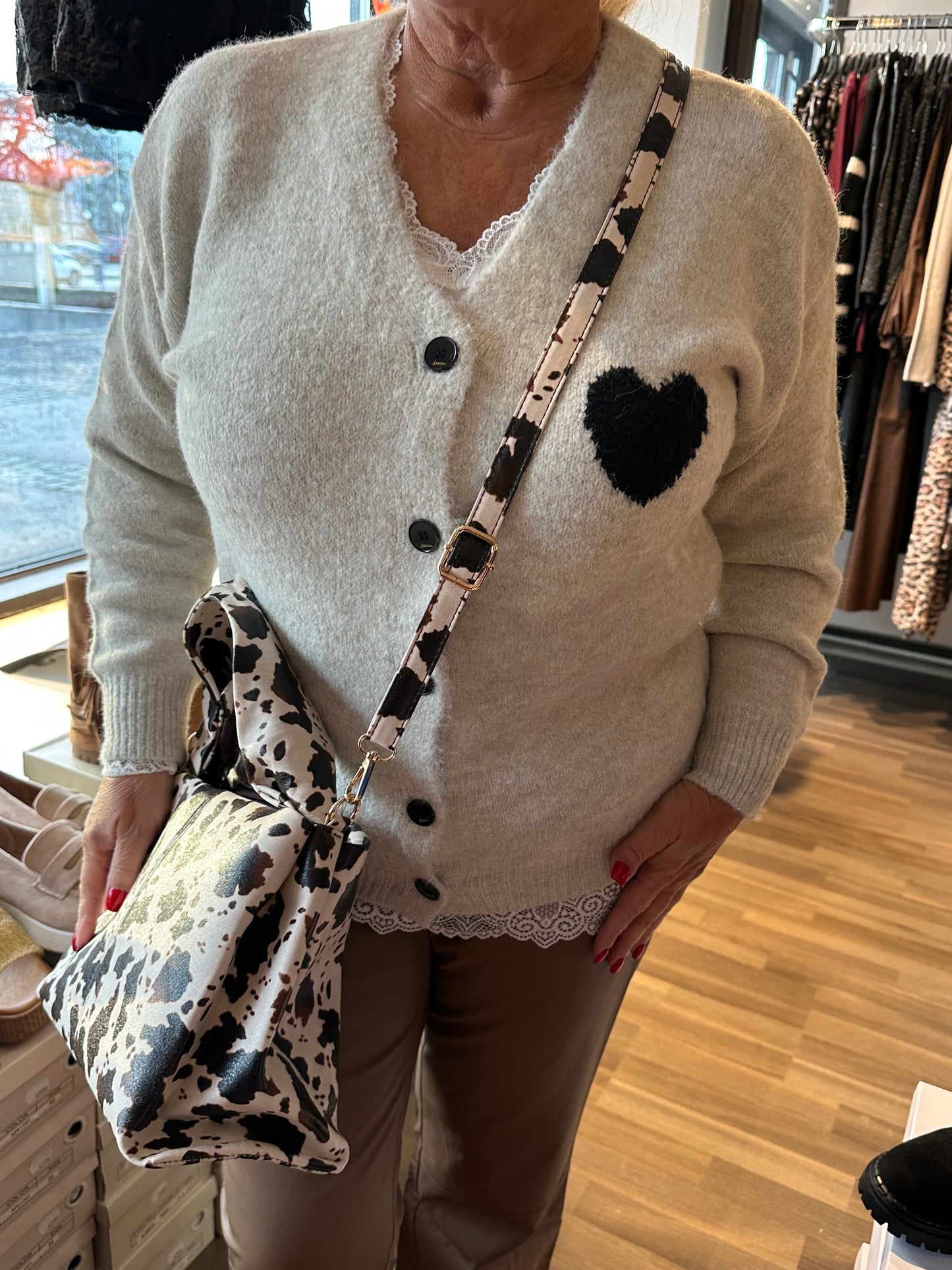 Neuletakki Heart luonnonvalkoinen