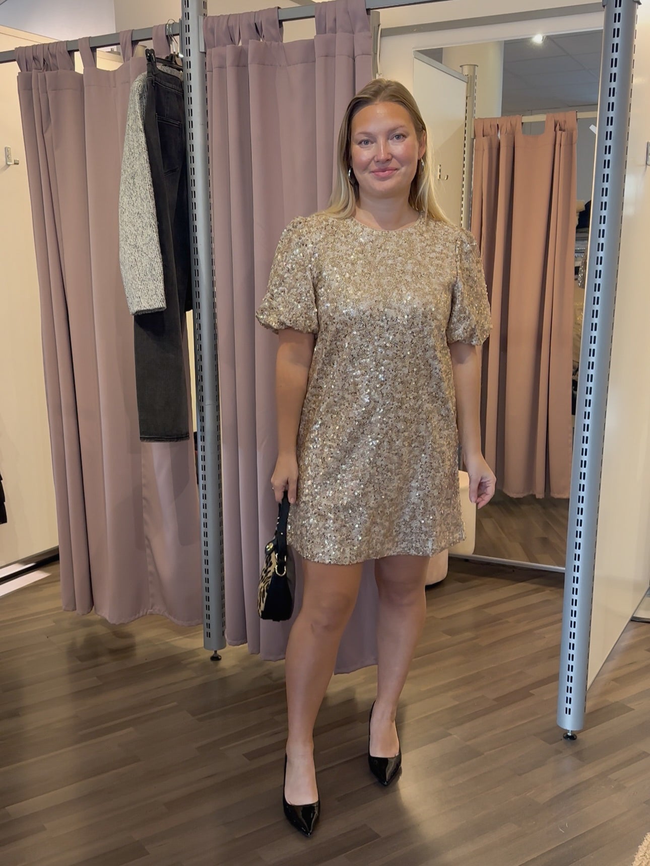 Paljettimekko/tunika