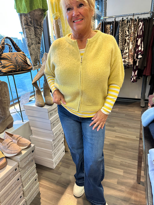 Lyhythihainen neuletakki vetoketjulla keltainen