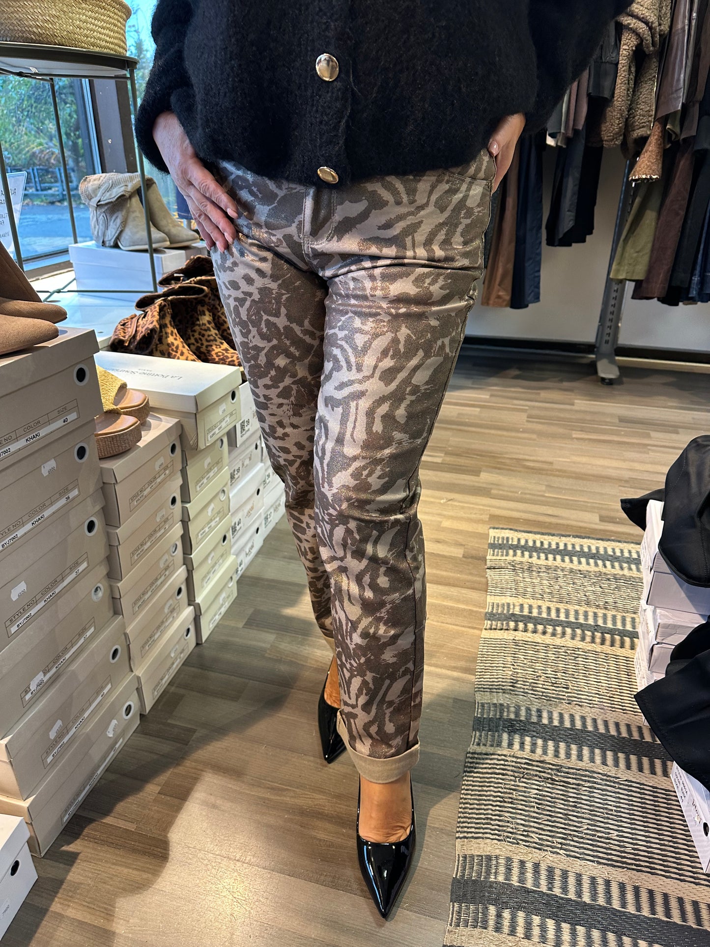 Kuviolliset pinnoitetut farkut