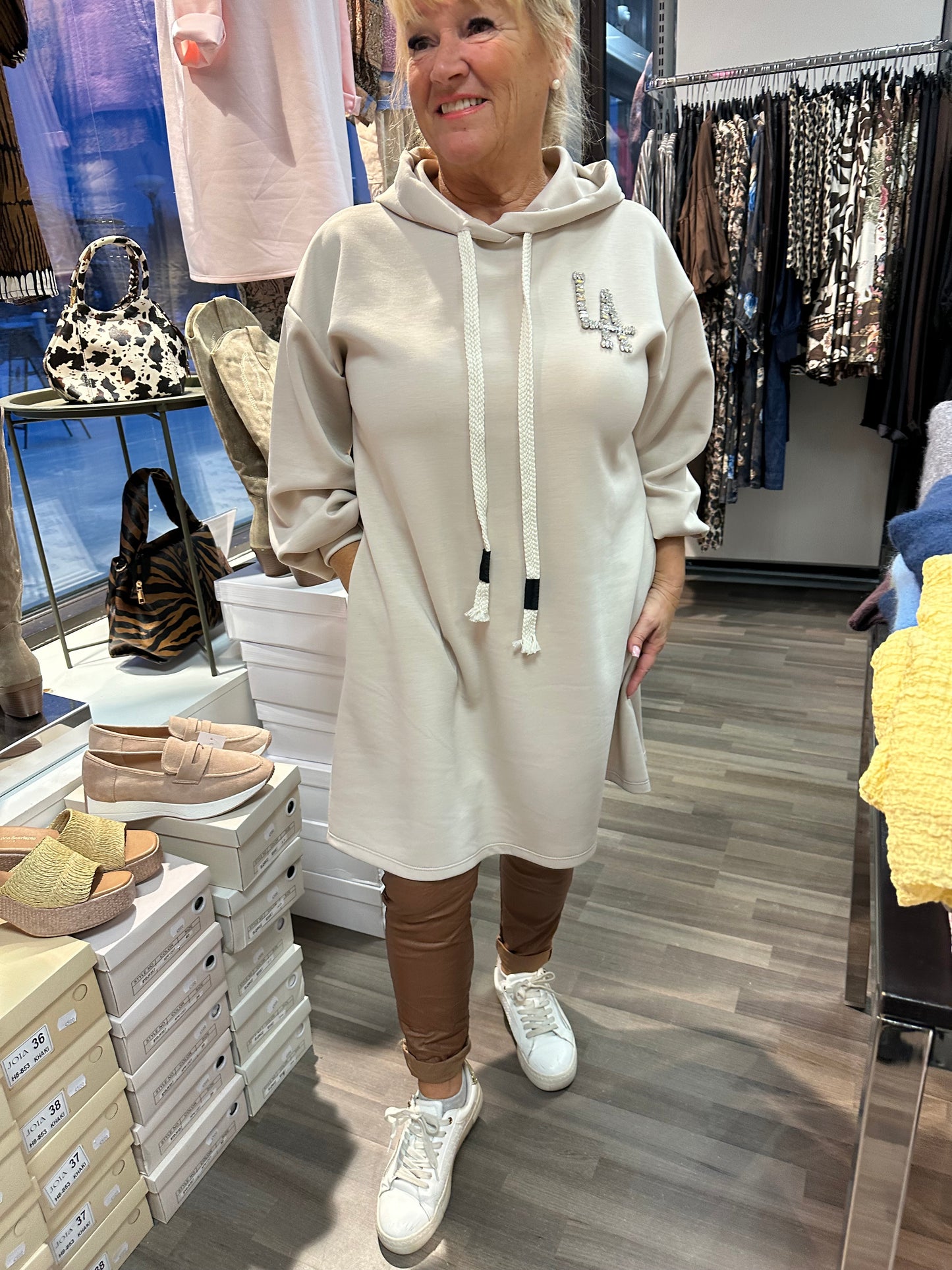 Collegetunika/mekko LA beige