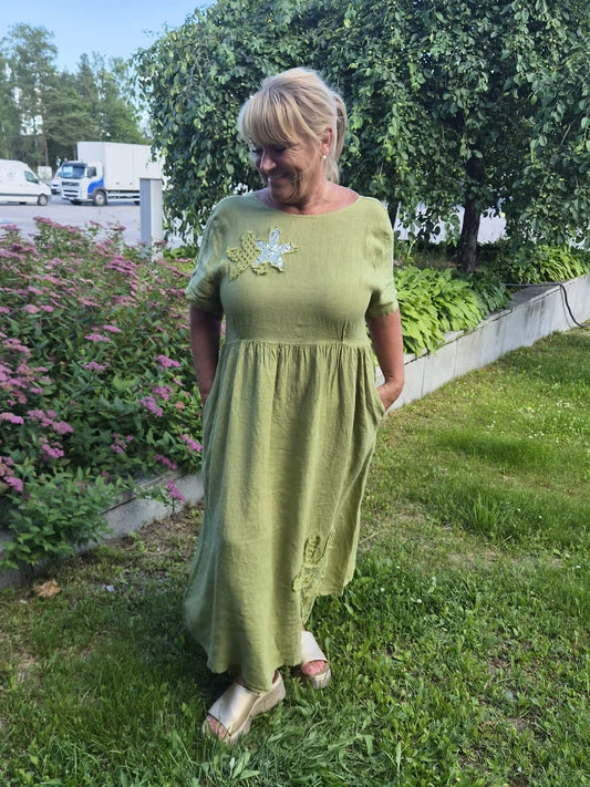 Pellavamekko avonaisella selällä (7 väriä)