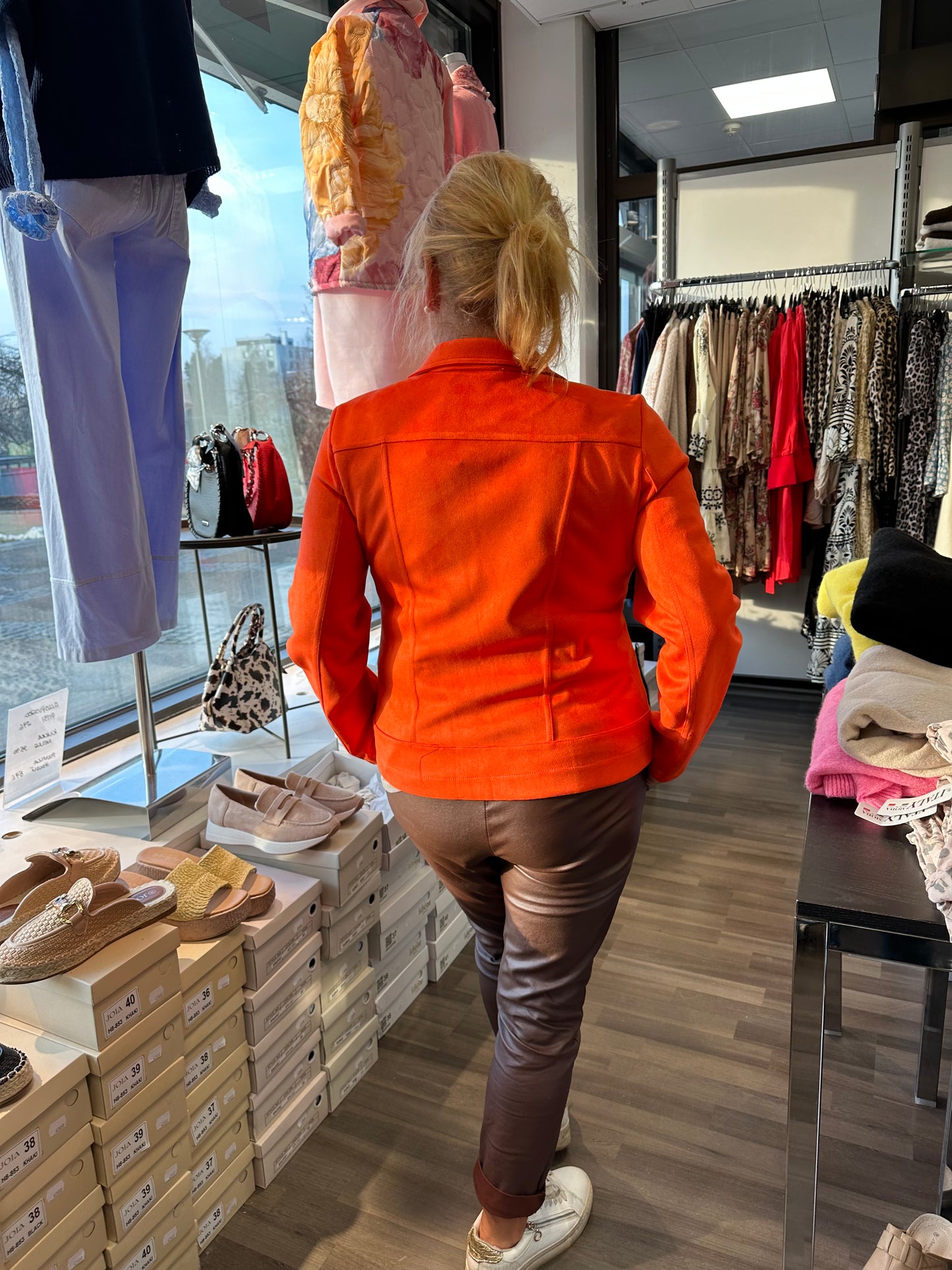 Keinomokkainen biker jakku (6 väriä)