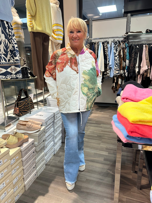 Bomber-mallinen tikkitakki luonnonvalkoinen