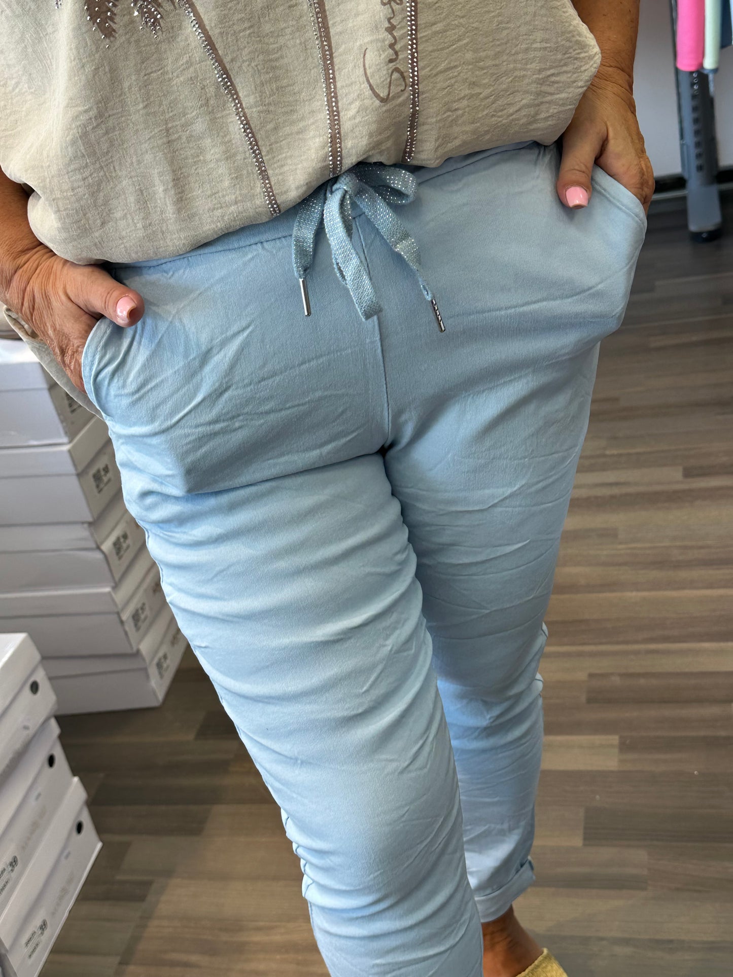 Vaaleansininen stretch housu