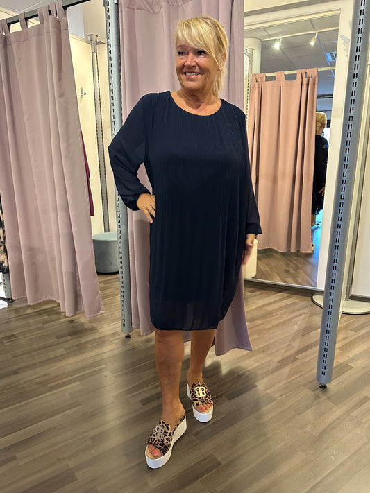 Plussize pliseerattu sifonkitunika/mekko navy