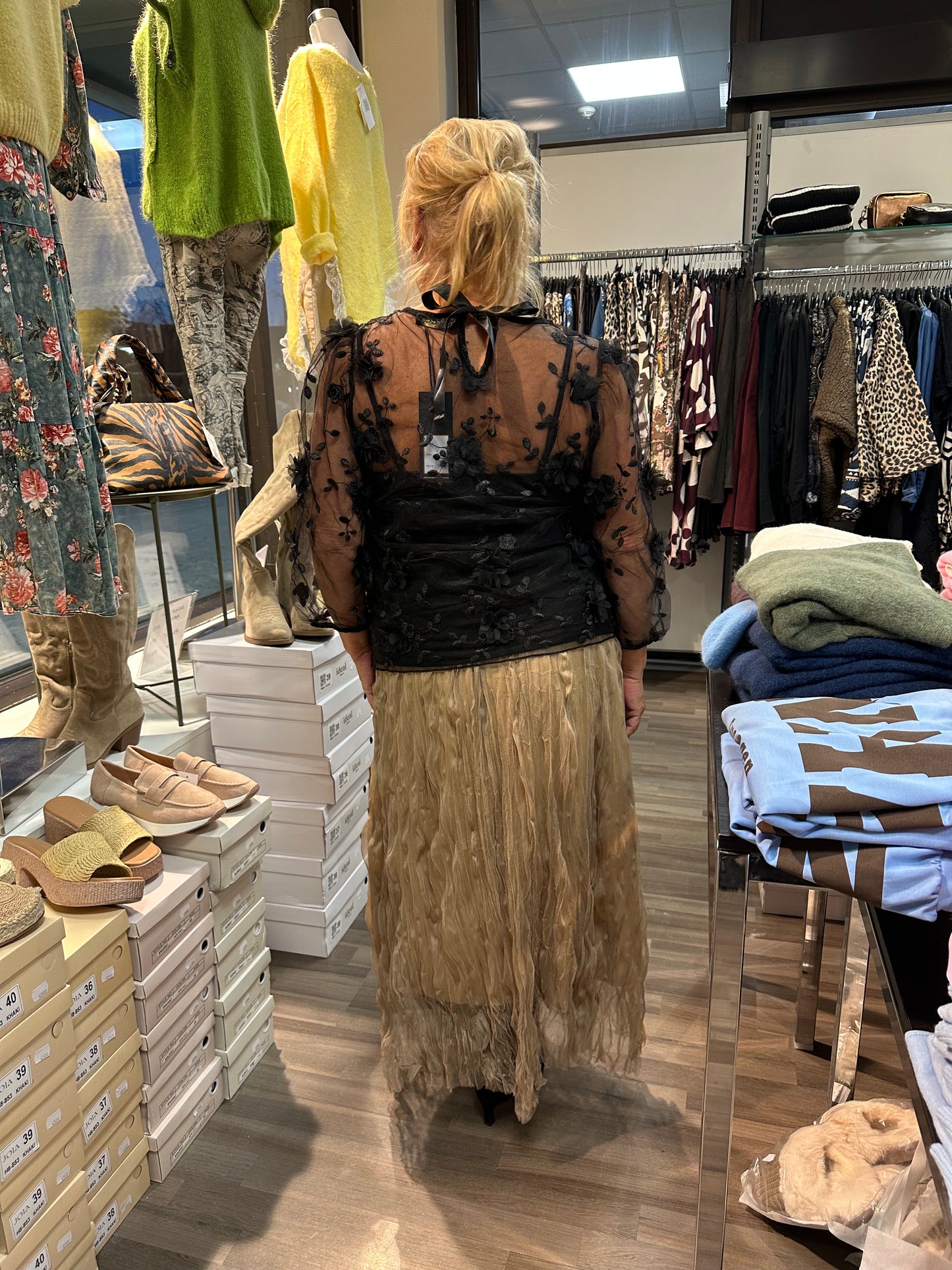 Florence pusero musta