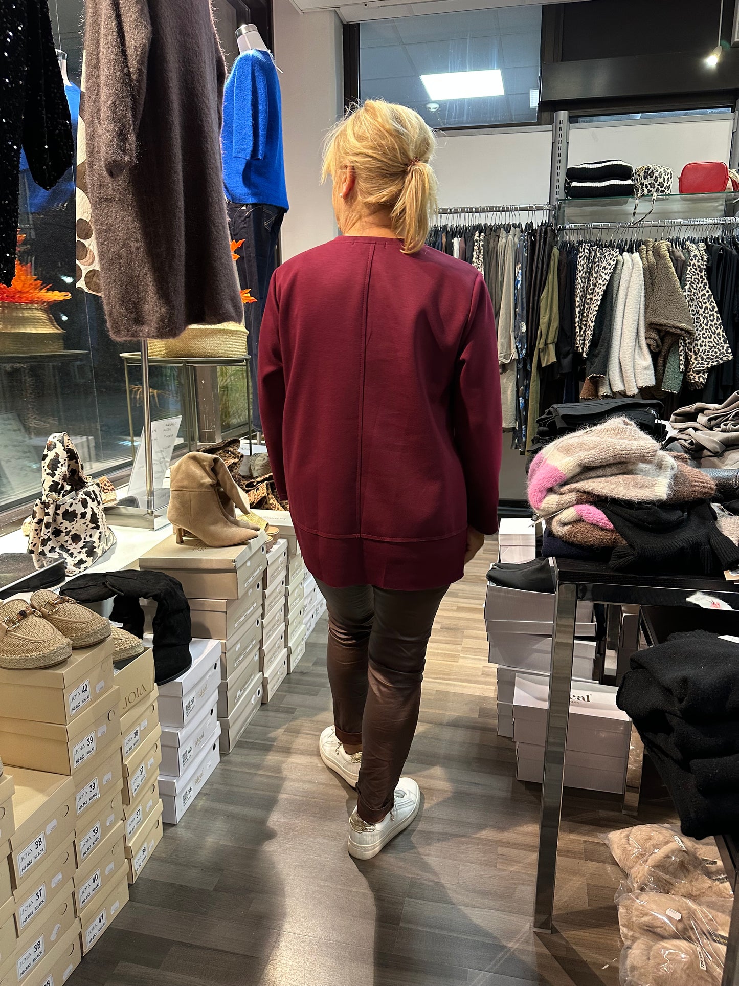 A-linjainen college pusero viininpunainen