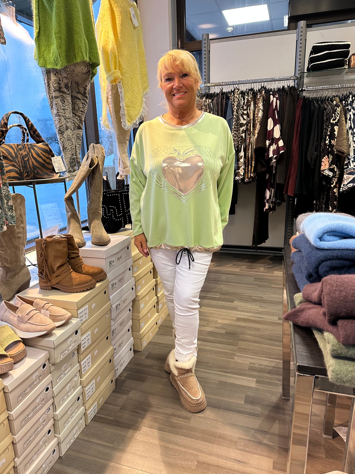 College-pusero Metallic Heart pistaasi