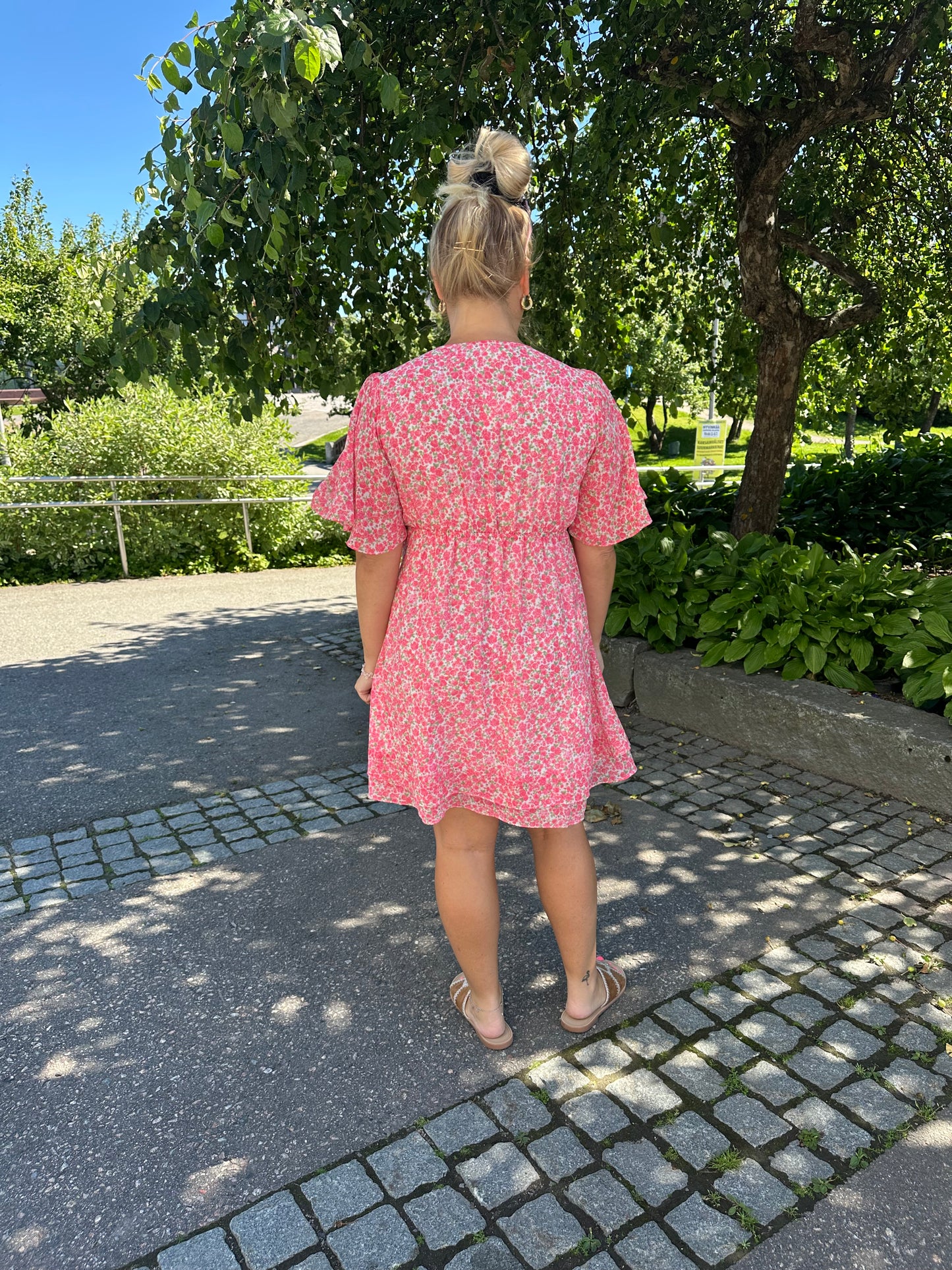 Lyhyt mekko Rose Garden