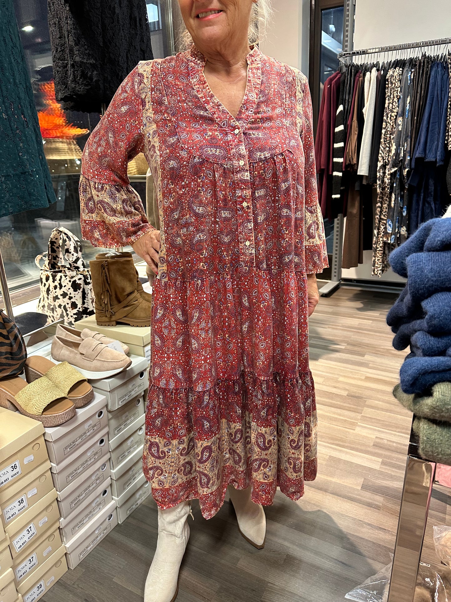 Midimittainen mekko Willow