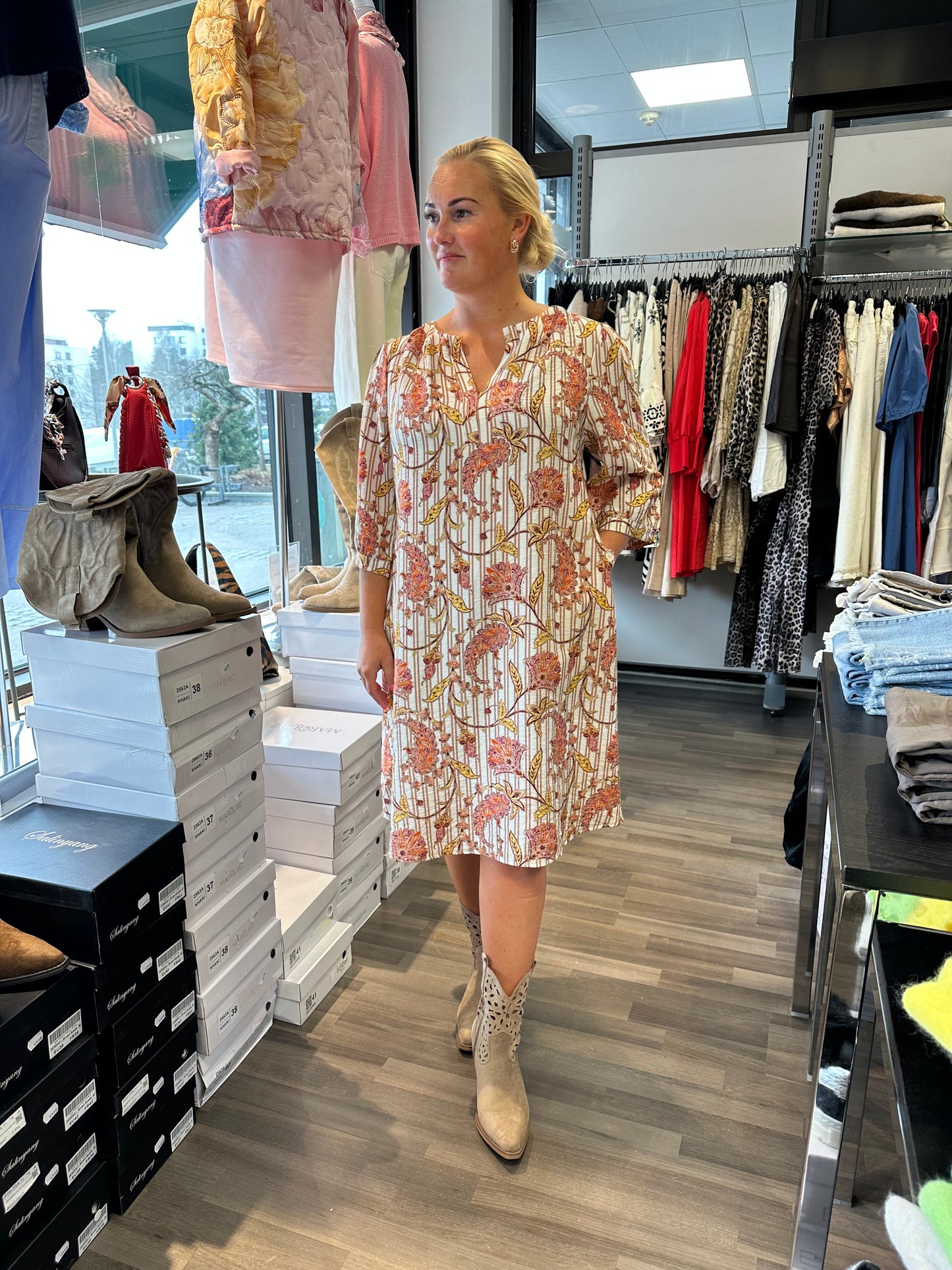 Kuviollinen viskoosimekko Camel