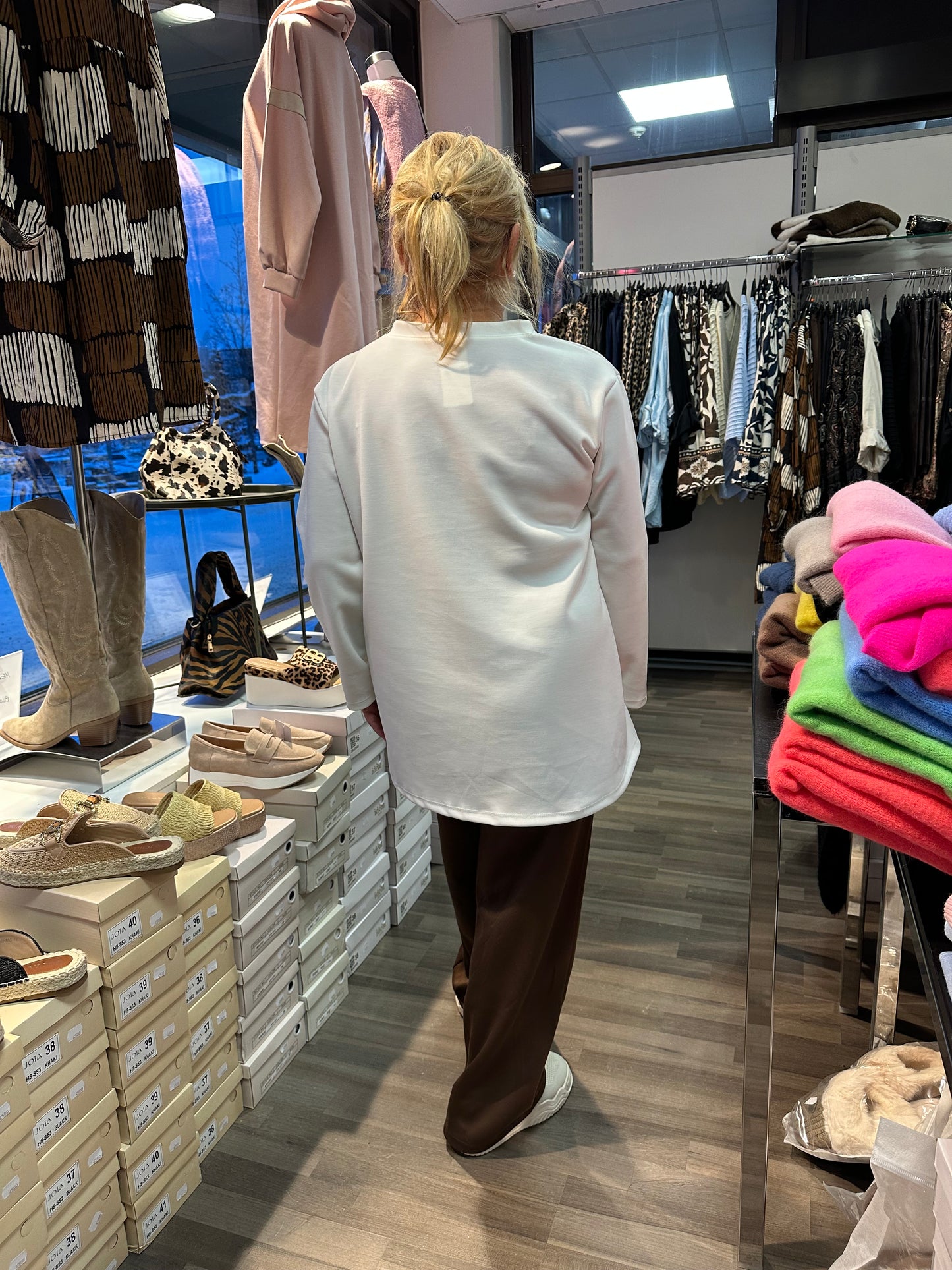 College pusero pikku Mikki valkoinen