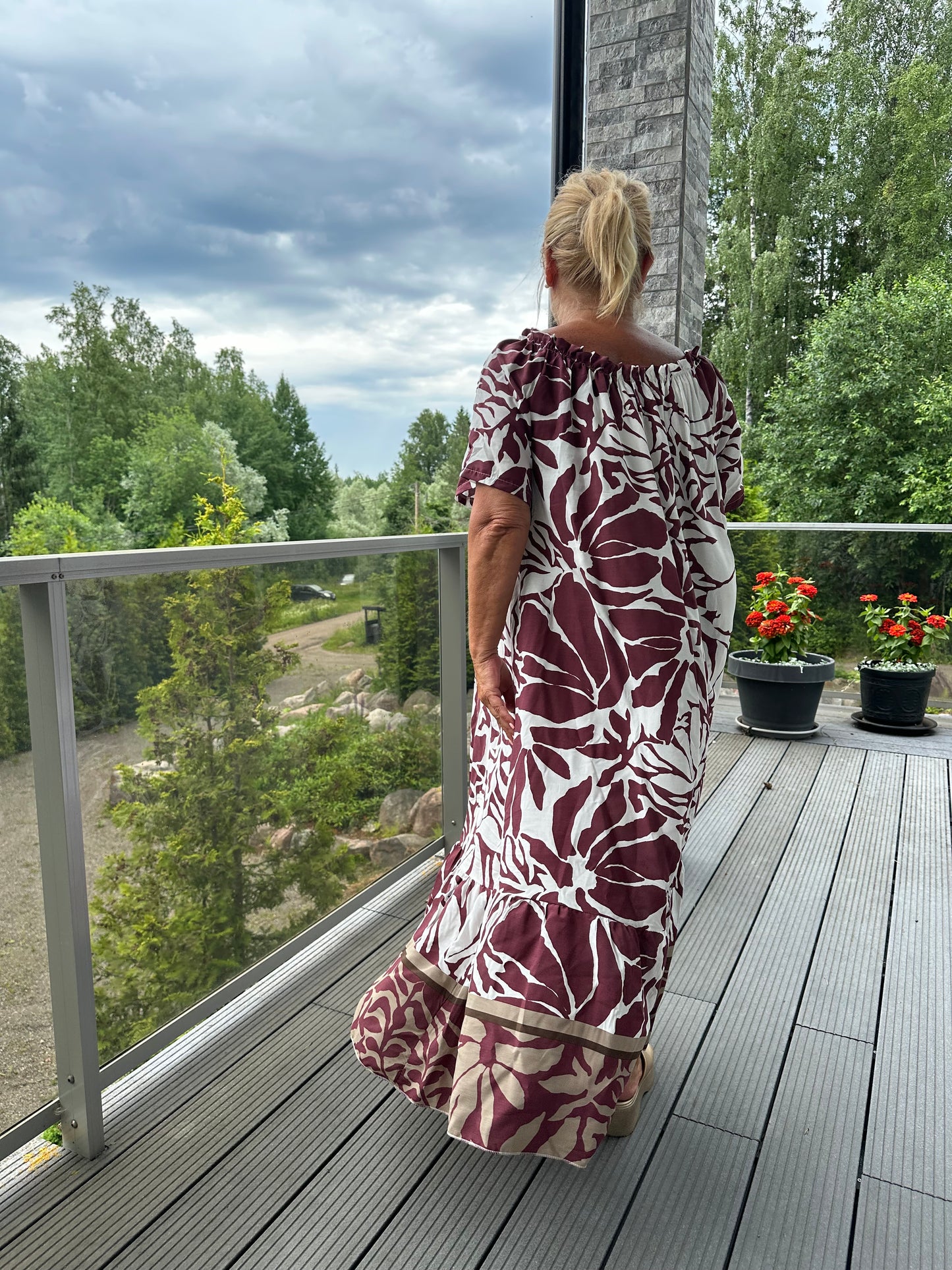 Plussize kuviollinen mekko (3 väriä)